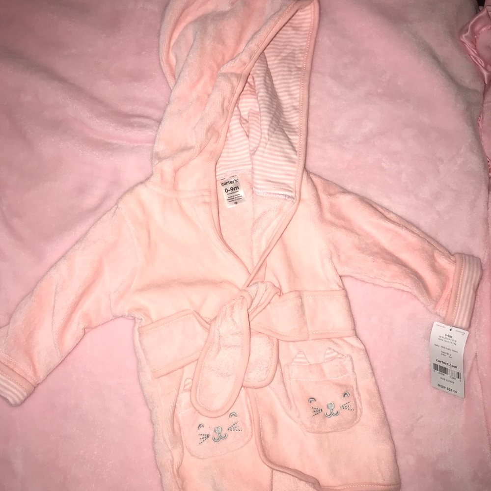 Carters baby girl robe 0-9 months brand new